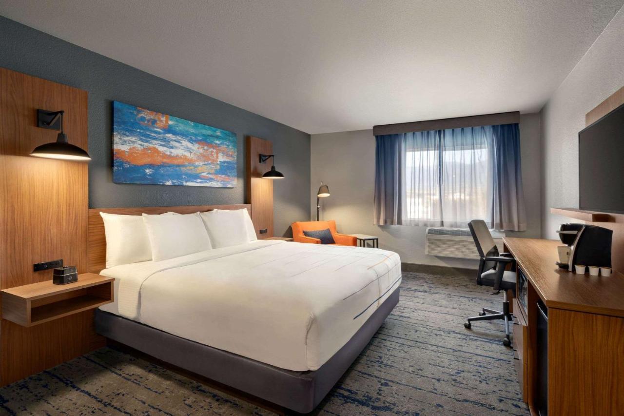 La Quinta Inn & Suites By Wyndham Springfield Zewnętrze zdjęcie
