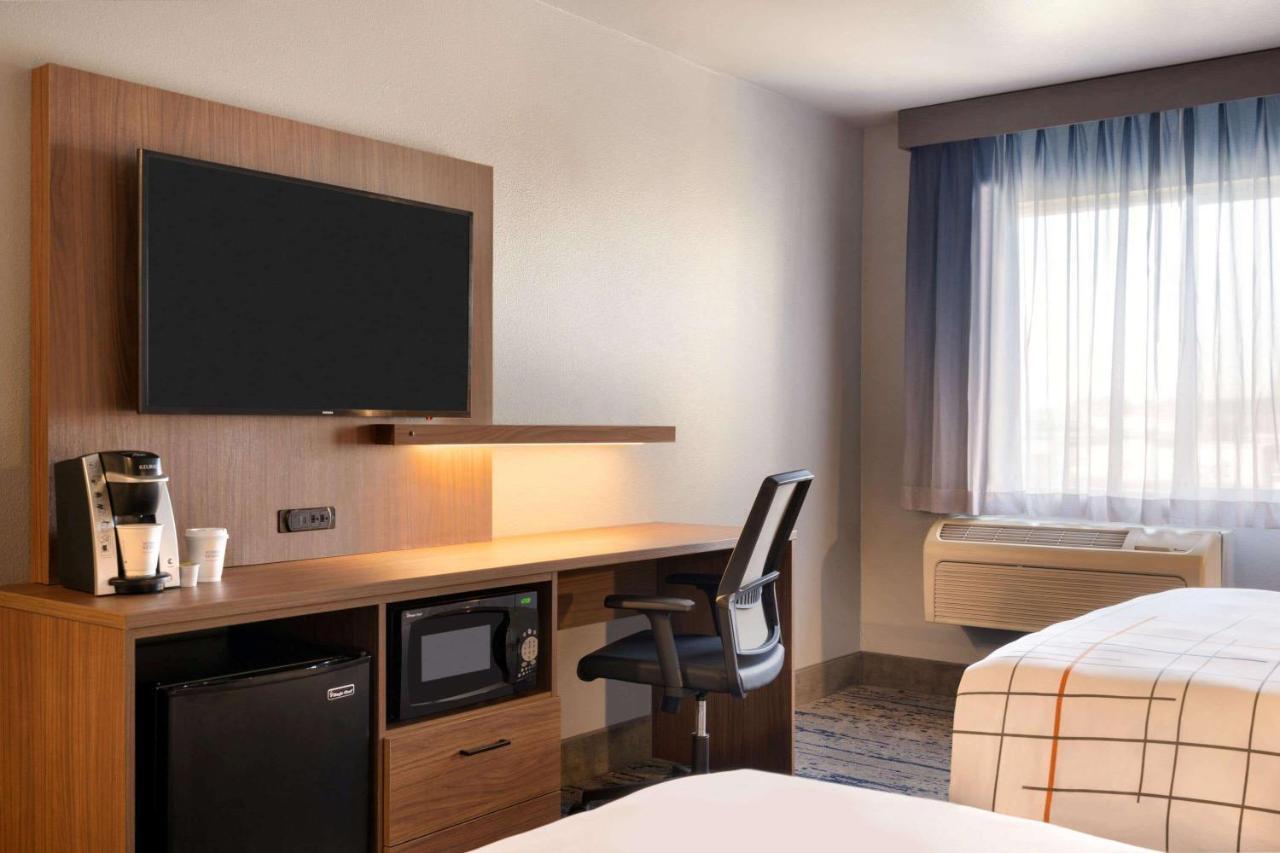 La Quinta Inn & Suites By Wyndham Springfield Zewnętrze zdjęcie