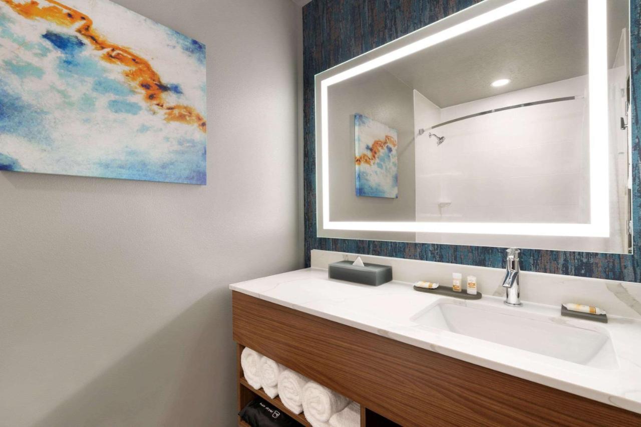 La Quinta Inn & Suites By Wyndham Springfield Zewnętrze zdjęcie