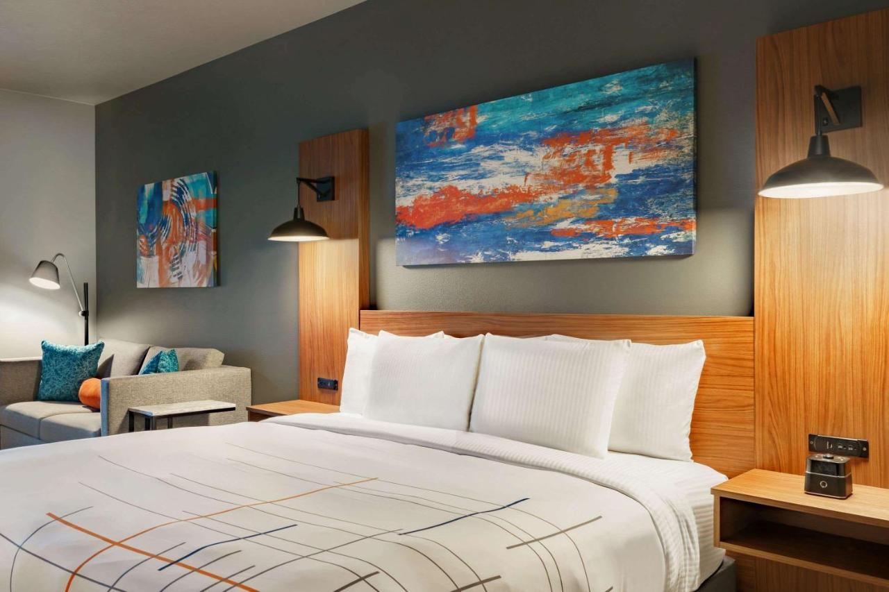 La Quinta Inn & Suites By Wyndham Springfield Zewnętrze zdjęcie
