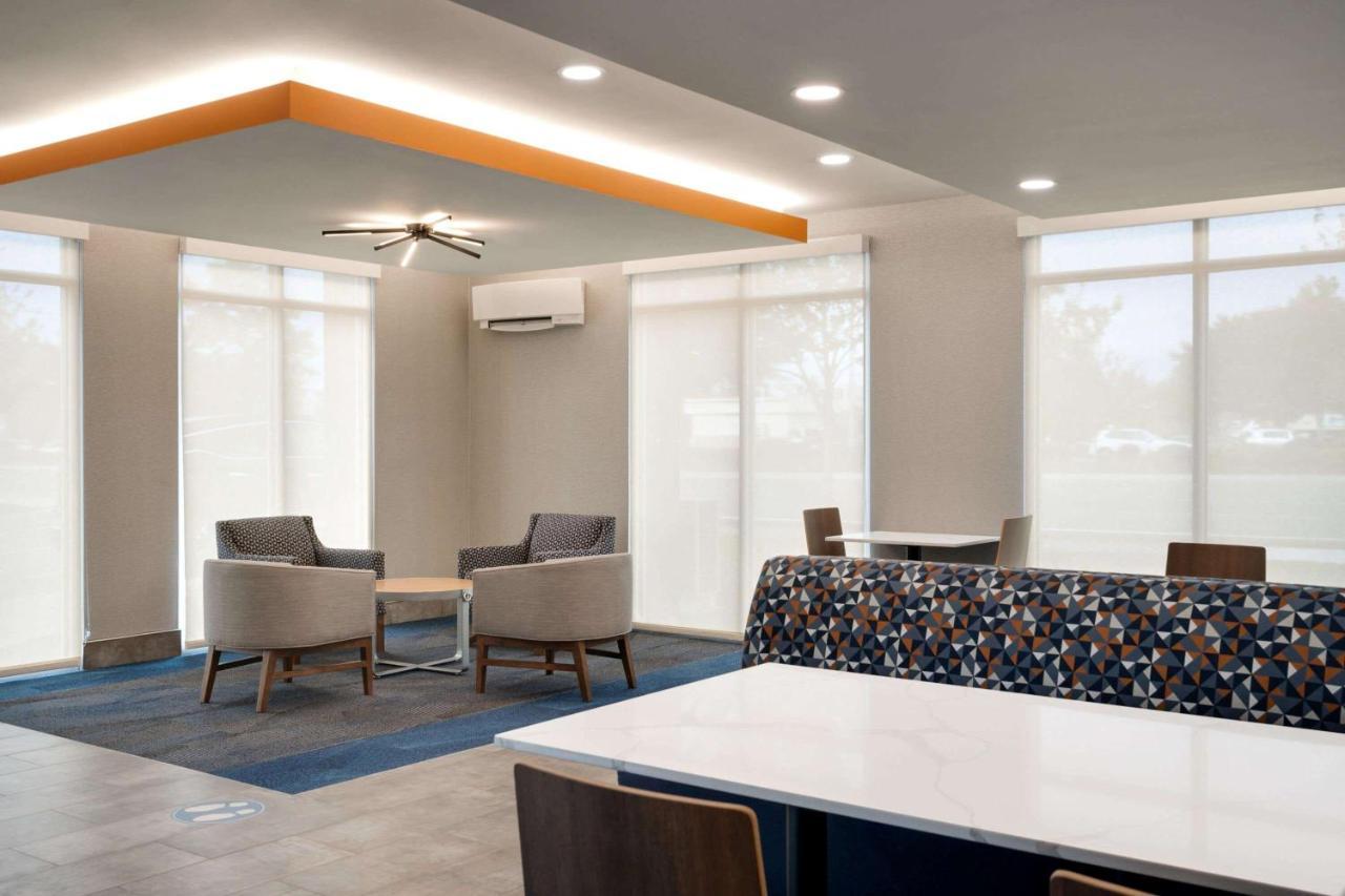 La Quinta Inn & Suites By Wyndham Springfield Zewnętrze zdjęcie
