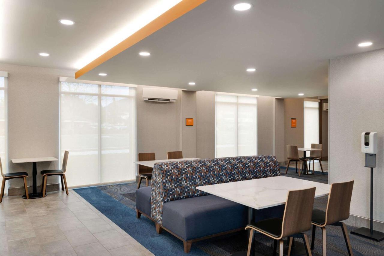 La Quinta Inn & Suites By Wyndham Springfield Zewnętrze zdjęcie